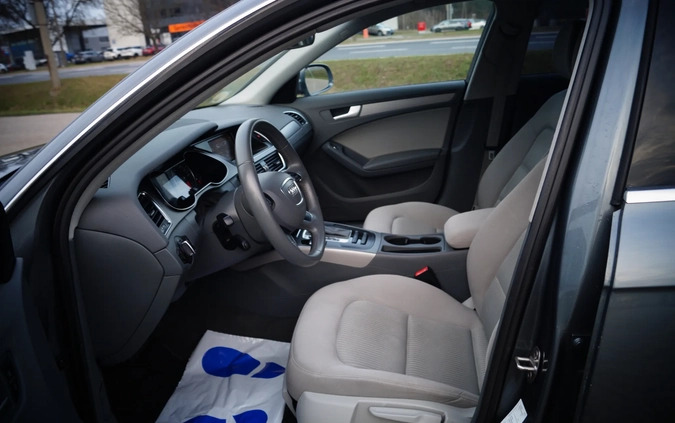 Audi A4 cena 38900 przebieg: 271000, rok produkcji 2012 z Sierpc małe 254
